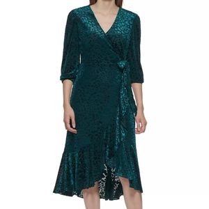 Women's Calvin Klein dress size 2 in Emerald green.